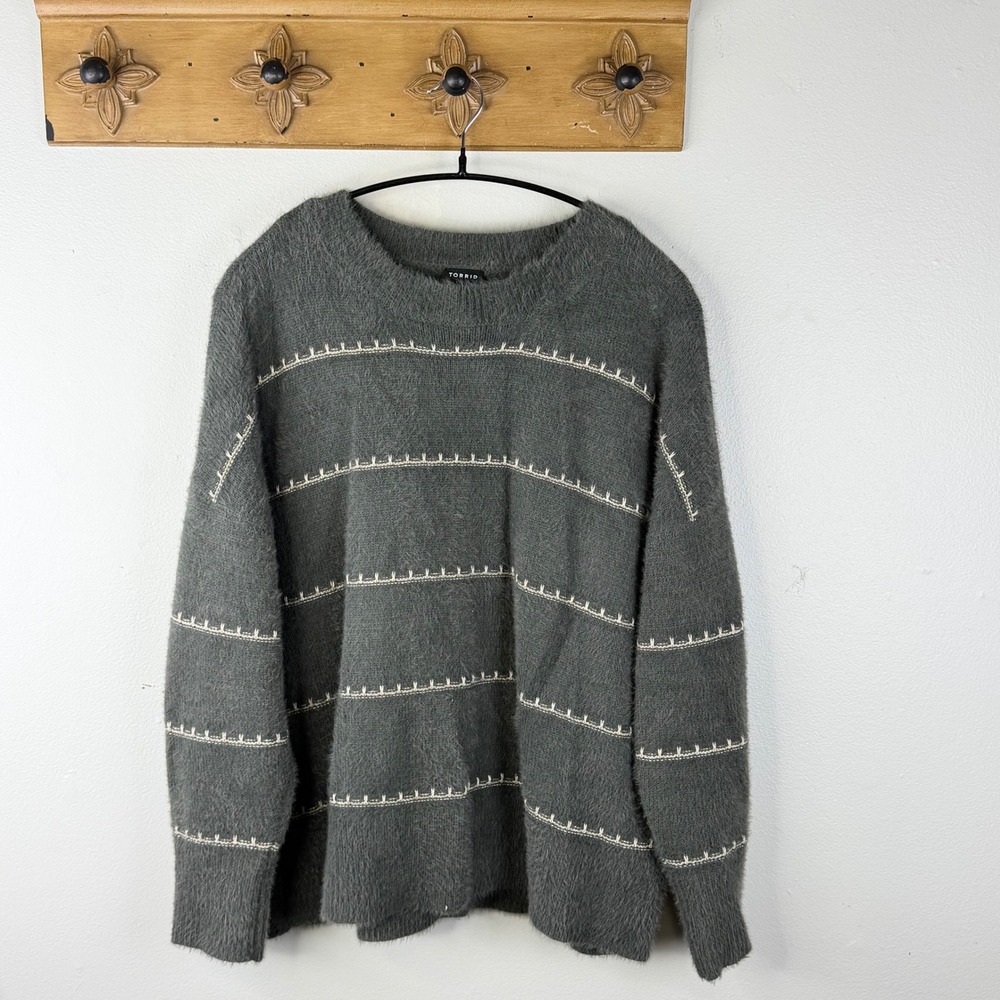 Torrid Sweater Accent Grey 2X Fuzzy Knit Metallic Stitch Striped Crewneck
